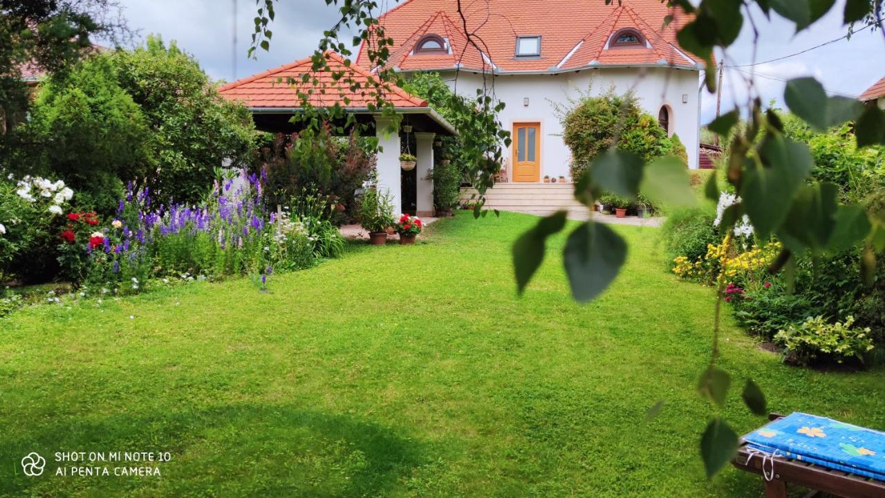 Frutta Villa تشيرستوموي المظهر الخارجي الصورة